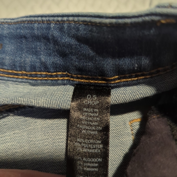 Chico's Jeans So Slimming Girlfriend Crop Medium Wash Size 0.5 Size 6 - Picture 4 of 7